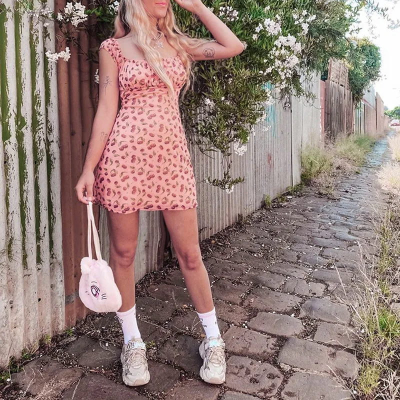 SWEETKAMA Summer Cherry Small Floral Square Collar Backless Fungus Drape Women Dress
SWEETKAMA Summer Cherry Small Floral Square Collar Backless Fungus Drape Women Dress