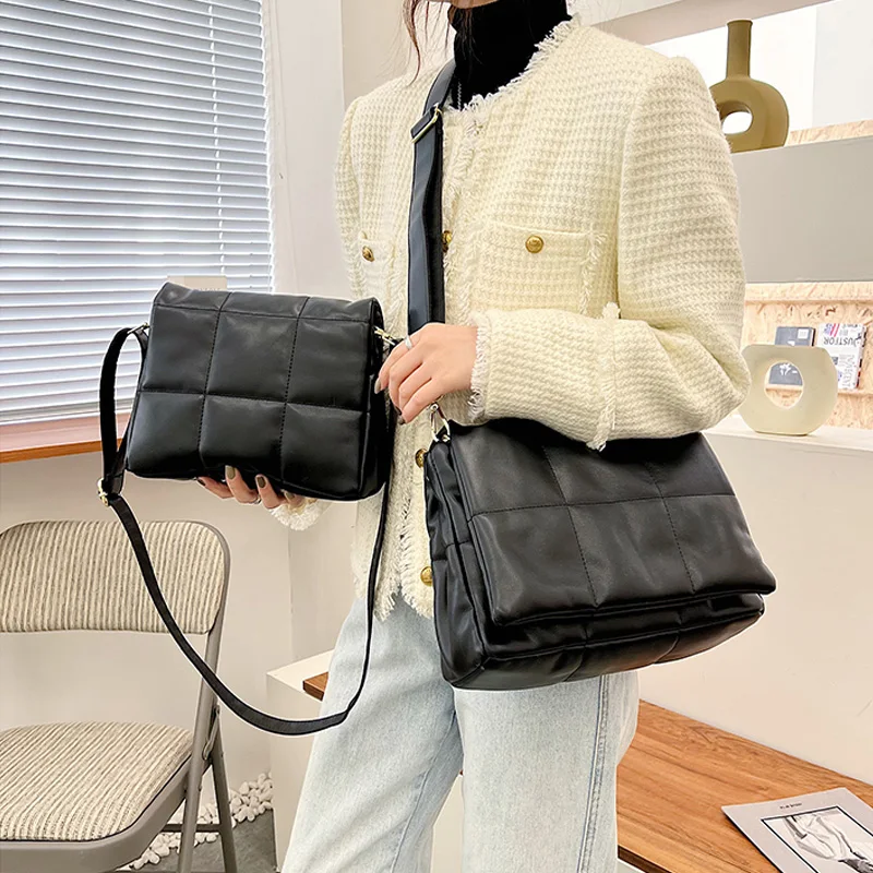 Large Capacity Ladies Space Cotton Shoulder Bags High Quality PU Leather Crossbody Bag For Women 2022 Winter New Small Handbags
Large Capacity Ladies Space Cotton Shoulder Bags High Quality PU Leather Crossbody Bag For Women 2022 Winter New Small Handbags