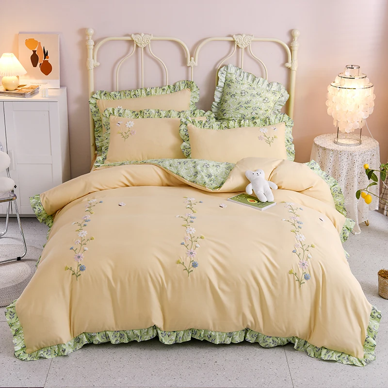 Корейская принцесса Стиль мягкие из сверхтонкого волокна цветочной вышивкой Постельное белье оборками пододеяльник постельное белье прос...
Корейская принцесса Стиль мягкие из сверхтонкого волокна цветочной вышивкой Постельное белье оборками пододеяльник постельное белье прос...