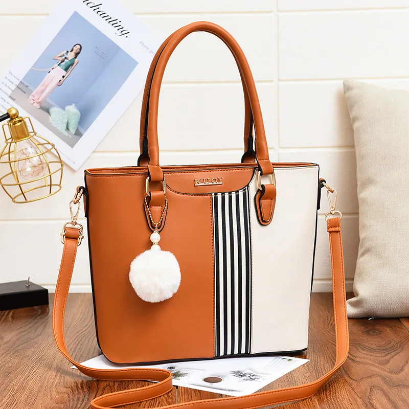 Women's bag 2020 new bag fashion women's bag cross arm one shoulder tassel stitching handbag
Women's bag 2020 new bag fashion women's bag cross arm one shoulder tassel stitching handbag