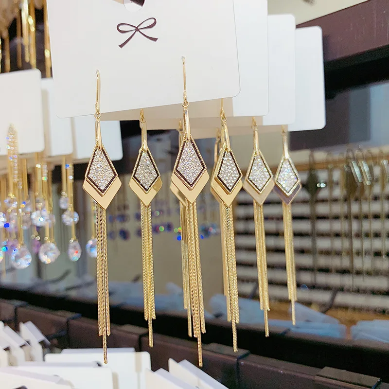 Long tassel geometric pendant female earrings fashion simple long style exquisite vintage Women jewelry Geometric Earrings
Long tassel geometric pendant female earrings fashion simple long style exquisite vintage Women jewelry Geometric Earrings