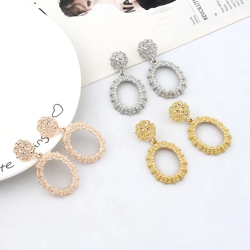 HOCOLE Fashion Metal Drop Earrings For Women Vintage Geometric Gold Silver Color Metal Earring Statement ZA 2019 Jewelry Party
HOCOLE Fashion Metal Drop Earrings For Women Vintage Geometric Gold Silver Color Metal Earring Statement ZA 2019 Jewelry Party