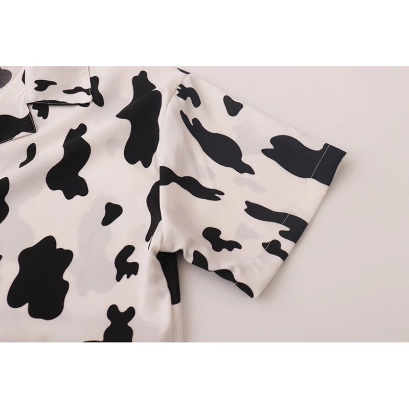 2021 Summer New Blouses Women Korean Style Milk Cow Print Short Sleeve Loose Shirts Female Streetwear Trendy Notched Collar Tops
2021 Summer New Blouses Women Korean Style Milk Cow Print Short Sleeve Loose Shirts Female Streetwear Trendy Notched Collar Tops
