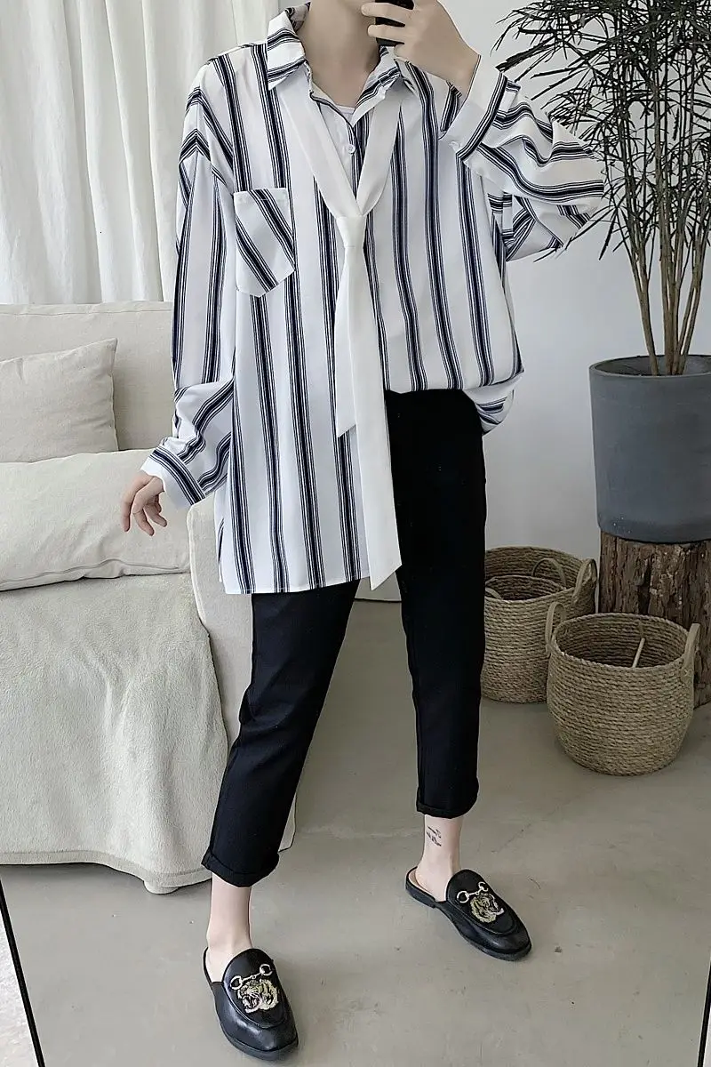 Striped long-sleeved shirt men's spring 2021 new Han Fanyang style niche base coat
Striped long-sleeved shirt men's spring 2021 new Han Fanyang style niche base coat