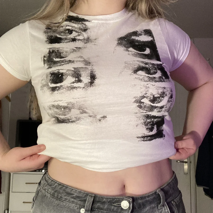 Hot Sale Grunge Aesthetic Gothic Punk T-Shirts White Women Summer Graphic Print Crop Tops Slim Short Sleeve Fashion Alt Clothes
Hot Sale Grunge Aesthetic Gothic Punk T-Shirts White Women Summer Graphic Print Crop Tops Slim Short Sleeve Fashion Alt Clothes