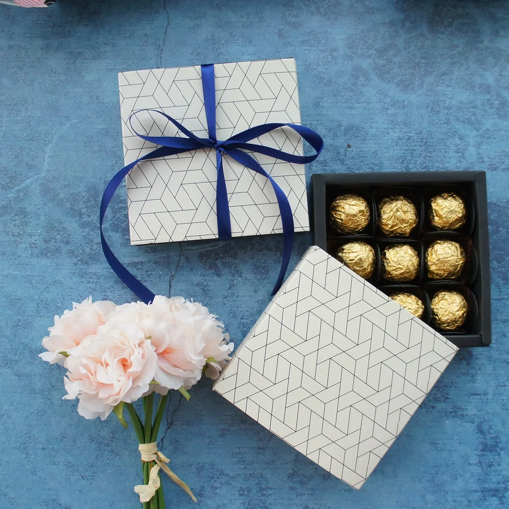 

13.1*13.1*3.5cm Honeycomb line theme 10 set Chocolate Paper Box valentine Christmas Birthday Gifts Packing Storage Boxes