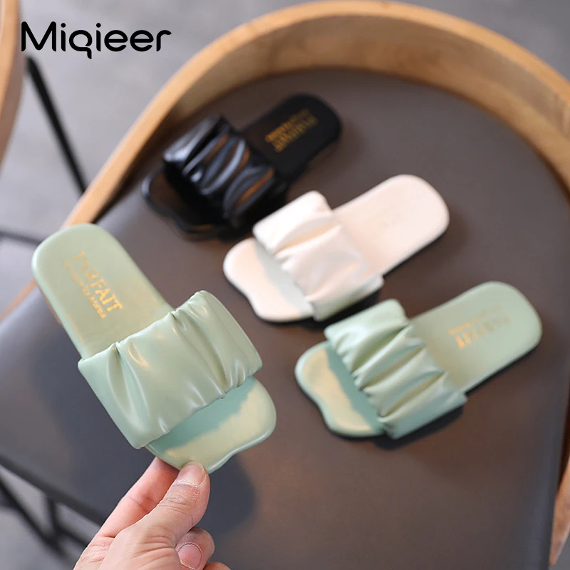 Fashion Children Slides For Girls Summer Outdoor Pleated PU Leather Sandals Slippers Soft Non-slip Flip Flops Kids Home Shoes
Fashion Children Slides For Girls Summer Outdoor Pleated PU Leather Sandals Slippers Soft Non-slip Flip Flops Kids Home Shoes