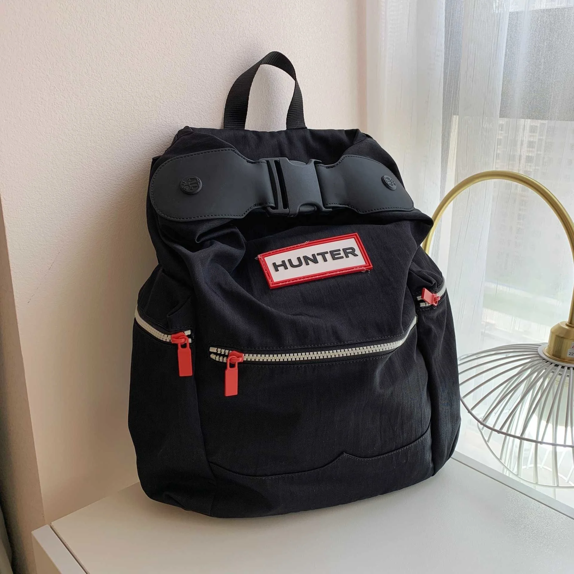 2021 Light Mini Backpack Brand Leisure Student Schoolbag for Men and Women Waterproof Classic Style Shopping Fashion Backpack
2021 Light Mini Backpack Brand Leisure Student Schoolbag for Men and Women Waterproof Classic Style Shopping Fashion Backpack