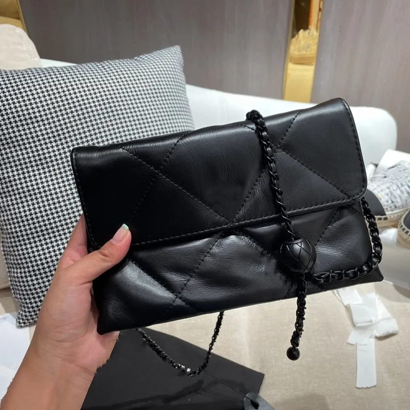 120413 2021 new fashion lady envelope bag wild trend lady shoulder bag messenger bag
120413 2021 new fashion lady envelope bag wild trend lady shoulder bag messenger bag