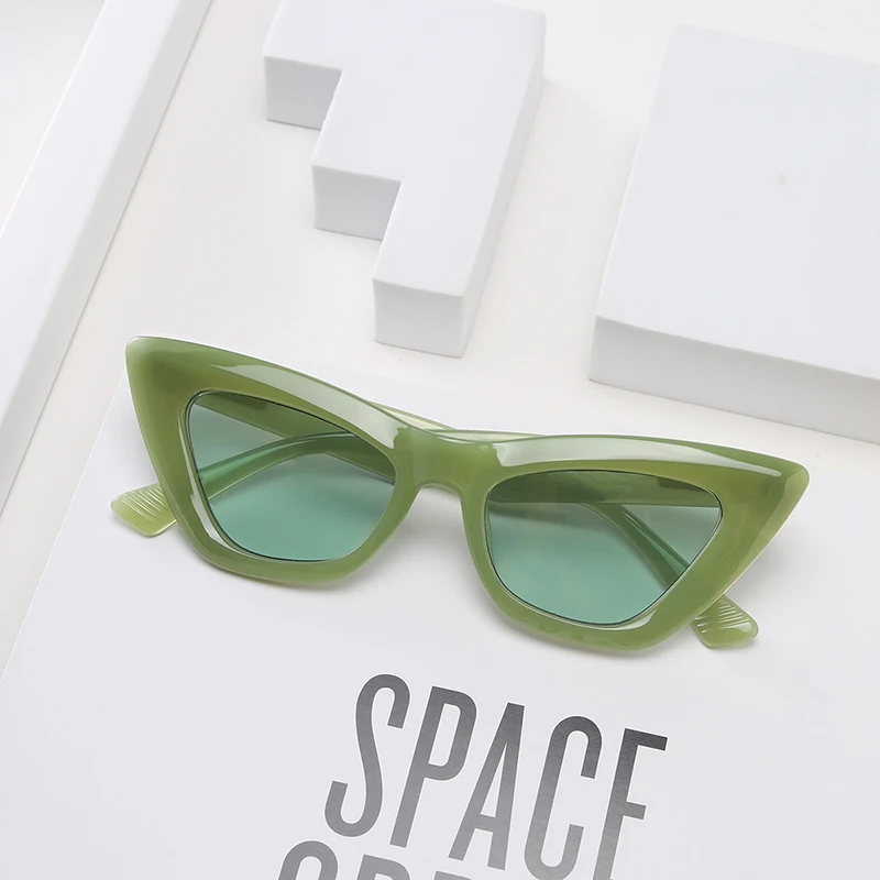 Винтажные Солнцезащитные очки кошачий глаз для женщин и мужчин, 2021, сексуальные солнцезащитные очки в стиле ретро для женщин, женские солнц...
Винтажные Солнцезащитные очки кошачий глаз для женщин и мужчин, 2021, сексуальные солнцезащитные очки в стиле ретро для женщин, женские солнц...