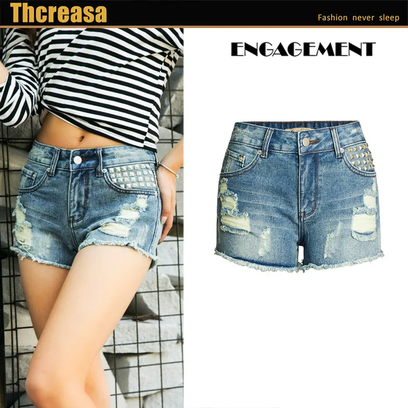 DenimENGAGEMENT 2021 Trafaluc Za Street shooting, summer hole making, old loose wide-footed denim shorts, rough edges
DenimENGAGEMENT 2021 Trafaluc Za Street shooting, summer hole making, old loose wide-footed denim shorts, rough edges
