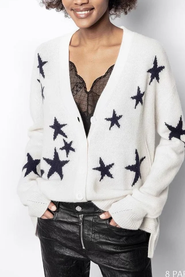2021 autumn and winter new V-collar with short front and long stars hanging hair loose outline cashmere sweater top girl
2021 autumn and winter new V-collar with short front and long stars hanging hair loose outline cashmere sweater top girl