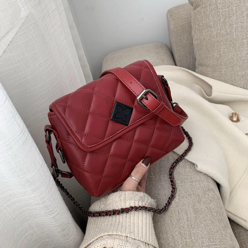 Bags 2021 New Women's Bag PU Leather Solid Color Soft Leather Rhombus Bag Fashion Wild Chain Shoulder Shoulder Small Square Bag
Bags 2021 New Women's Bag PU Leather Solid Color Soft Leather Rhombus Bag Fashion Wild Chain Shoulder Shoulder Small Square Bag