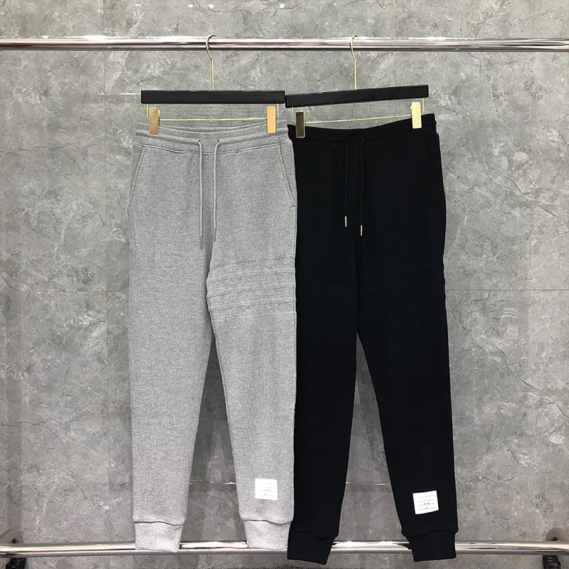 THOM Sweatpant Men Lovers Korean Style Spring Autumn Custom Pants Honeycomb Engineered 4-Bar Jersey Trousers
THOM Sweatpant Men Lovers Korean Style Spring Autumn Custom Pants Honeycomb Engineered 4-Bar Jersey Trousers
