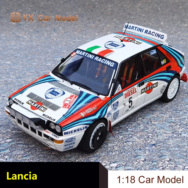 Модель автомобиля Kyosho 1:18 Lancia Delta HF, Мартини #5 
Модель автомобиля Kyosho 1:18 Lancia Delta HF, Мартини #5