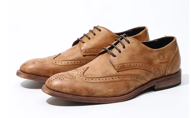 Fashion Italian Brogue shoes Genuine Leather Casual shoes Lace up business carved Men's shoes classics Formal Wedding shoes
Fashion Italian Brogue shoes Genuine Leather Casual shoes Lace up business carved Men's shoes classics Formal Wedding shoes