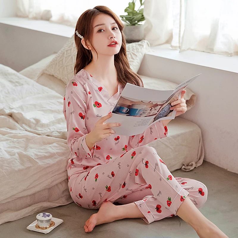 2020 autumn Women long Sleeved V-neck Pajamas Set Sexy Silk Satin Pyjamas Girl Pijama Woman Sleepwear Top Homewear Set
2020 autumn Women long Sleeved V-neck Pajamas Set Sexy Silk Satin Pyjamas Girl Pijama Woman Sleepwear Top Homewear Set