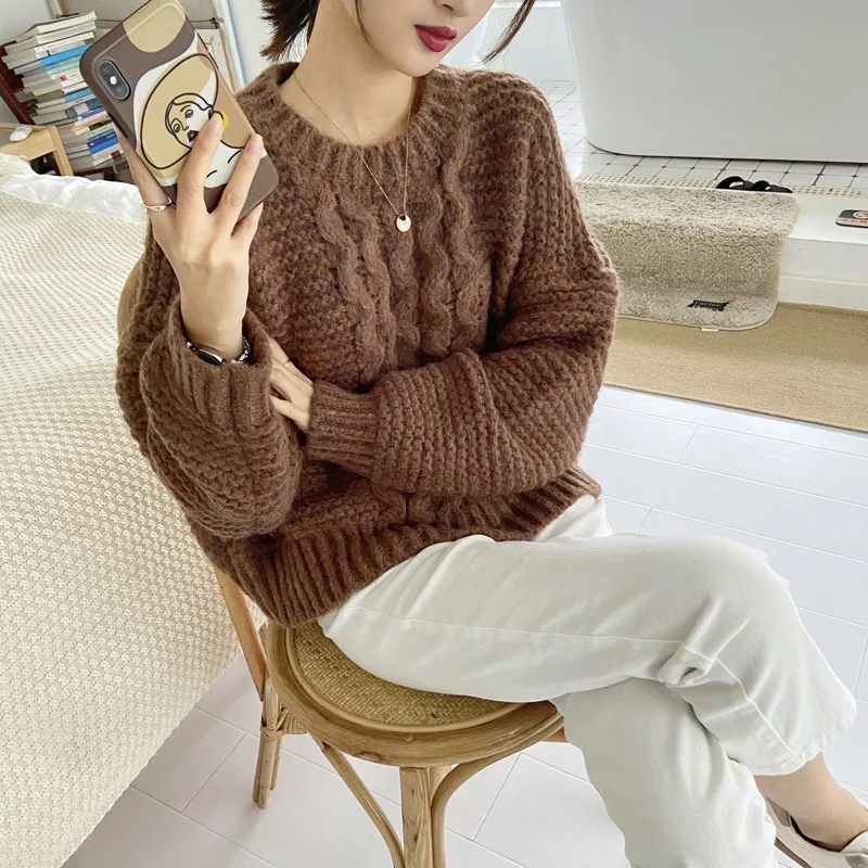 2022 Autumn And Winter Fashion New Round Neck Long-sleeved Sweater Women Retro Japanese Korean Version Loose Pullover Knit Top
2022 Autumn And Winter Fashion New Round Neck Long-sleeved Sweater Women Retro Japanese Korean Version Loose Pullover Knit Top