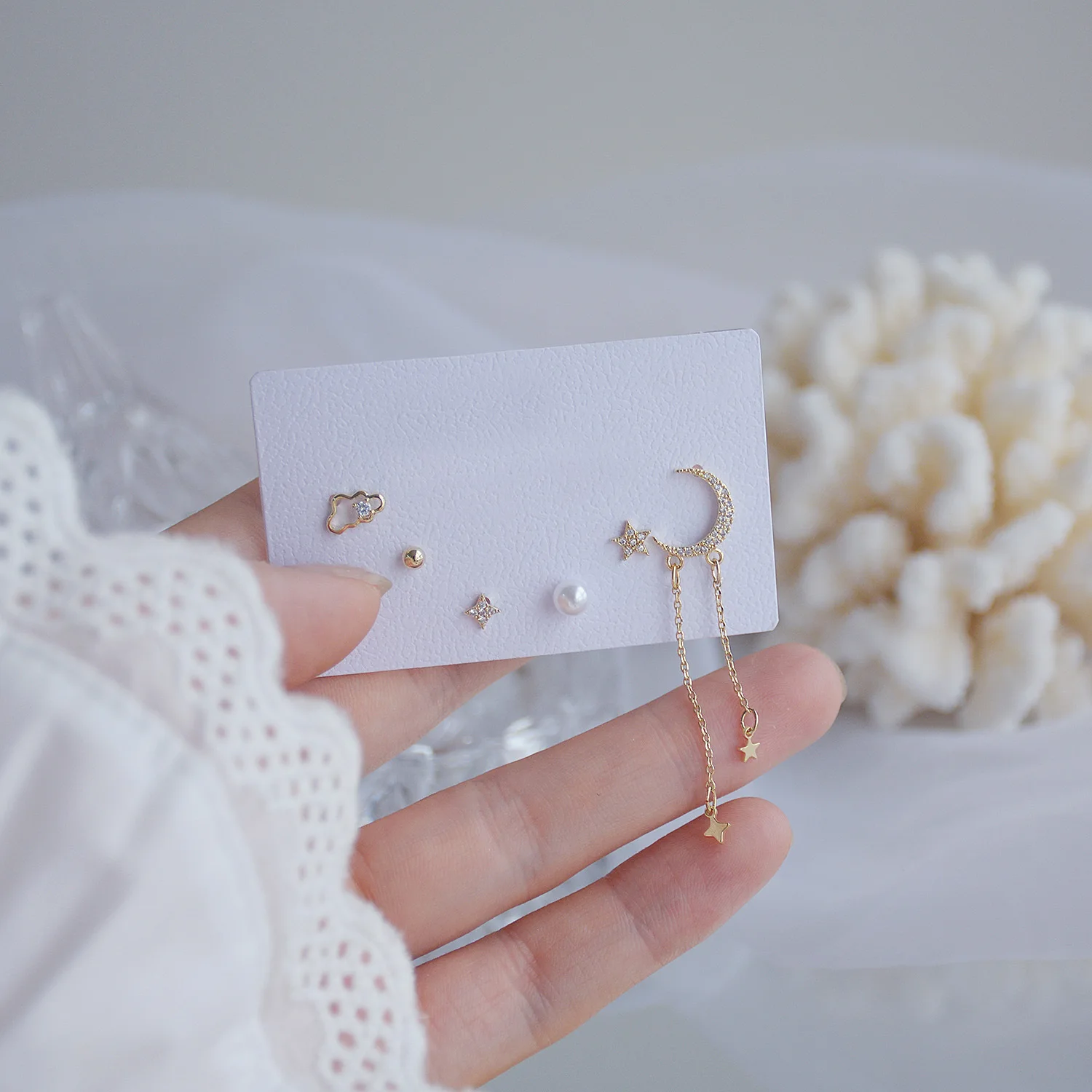 Design Sense Star and Moon Water Droplet Length Asymmetrical Exquisite Micro-inlaid AA Zircon Pearl Earrings Woman Jewelry Gifts
Design Sense Star and Moon Water Droplet Length Asymmetrical Exquisite Micro-inlaid AA Zircon Pearl Earrings Woman Jewelry Gifts