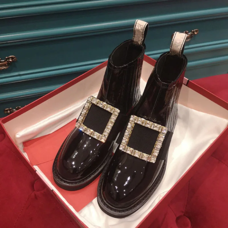 Rome Chelsea Boots Mortorcycle Botas New Designer Bota Feminina Crystal Botines Mujer Women Punk Short Boots Brand Women Shoes
Rome Chelsea Boots Mortorcycle Botas New Designer Bota Feminina Crystal Botines Mujer Women Punk Short Boots Brand Women Shoes