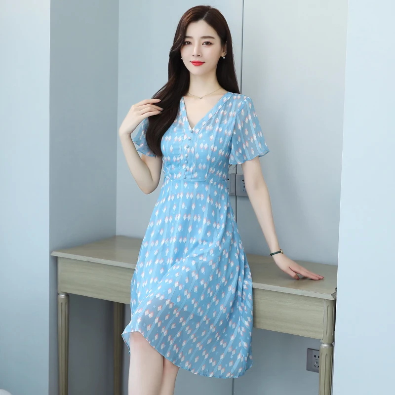 The New Hot Sale Women's Summer Bohemian sweet Floral dress V-Neck Loose Short Sleeve Fashion Casual Midi Sundress
The New Hot Sale Women's Summer Bohemian sweet Floral dress V-Neck Loose Short Sleeve Fashion Casual Midi Sundress