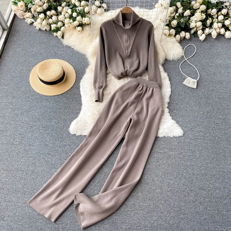 Женский трикотажный костюм из двух предметов, осенний костюм в стиле ретро с высоким воротником, на молнии, с высокой талией и брюками, KK1360
Женский трикотажный костюм из двух предметов, осенний костюм в стиле ретро с высоким воротником, на молнии, с высокой талией и брюками, KK1360