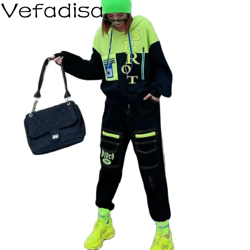 Vefadisa 2021 Autumn New Women Clothing Contrast Print Hooded Sweatshirt Set Loose Straight-leg Pants Set TT255
Vefadisa 2021 Autumn New Women Clothing Contrast Print Hooded Sweatshirt Set Loose Straight-leg Pants Set TT255
