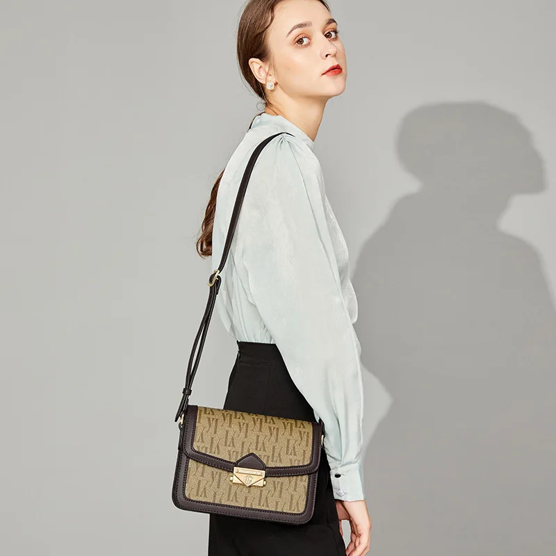 Real Leather Women Casual Flap Bags Luxury Designer Purses and Handbags 2021 New Fashion Single Shoulder Messenger Bag Monogram
Real Leather Women Casual Flap Bags Luxury Designer Purses and Handbags 2021 New Fashion Single Shoulder Messenger Bag Monogram