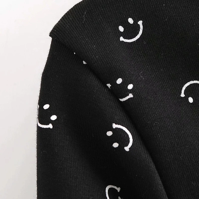 New Women's Fall Smile Print Black Sexy Umbilicus Exposure V-Neck Long Sleeves Thin Money Top
New Women's Fall Smile Print Black Sexy Umbilicus Exposure V-Neck Long Sleeves Thin Money Top