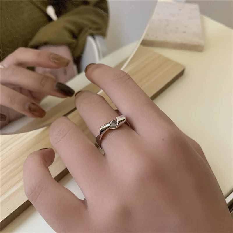 Aesthetic Open Ring For Women Ins Minimalist Smooth Twist Ribbon Korean Style Jewelry Fashion Vintage Wedding Ring Gift To Femme
Aesthetic Open Ring For Women Ins Minimalist Smooth Twist Ribbon Korean Style Jewelry Fashion Vintage Wedding Ring Gift To Femme