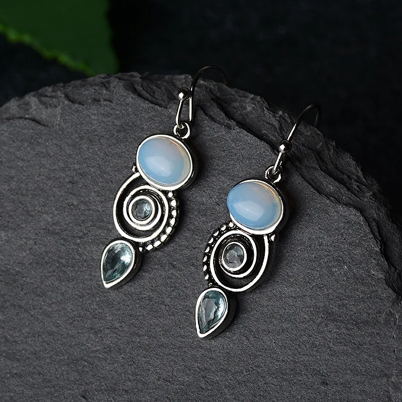 Women's Fashion Earrings 2021 Trend Vintage Temperament Water Drop Inlaid Blue Topaz Dangle Earrings Woman Ear Accesories
Women's Fashion Earrings 2021 Trend Vintage Temperament Water Drop Inlaid Blue Topaz Dangle Earrings Woman Ear Accesories
