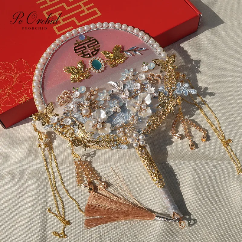 PEORCHID Luxury Blue Bridal Fan Bouquet For Bride Brooch Bouquet Chinese Style Crystal Pearls Gold Wedding Flowers Hand Fan
PEORCHID Luxury Blue Bridal Fan Bouquet For Bride Brooch Bouquet Chinese Style Crystal Pearls Gold Wedding Flowers Hand Fan