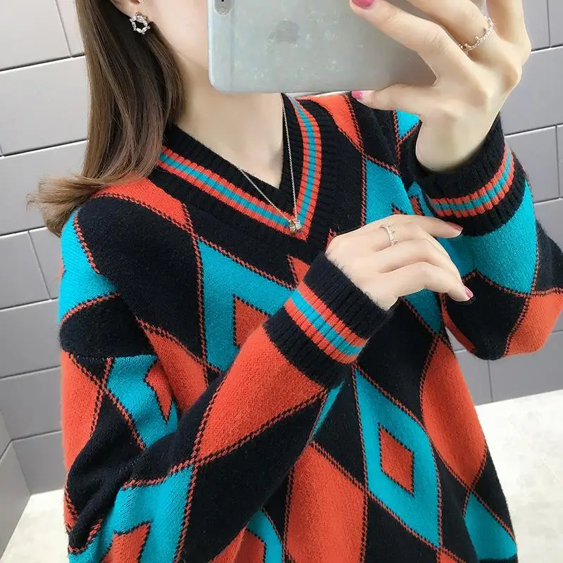 New V-neck diamond plaid sweater for women in autumn and winter 2020
New V-neck diamond plaid sweater for women in autumn and winter 2020
