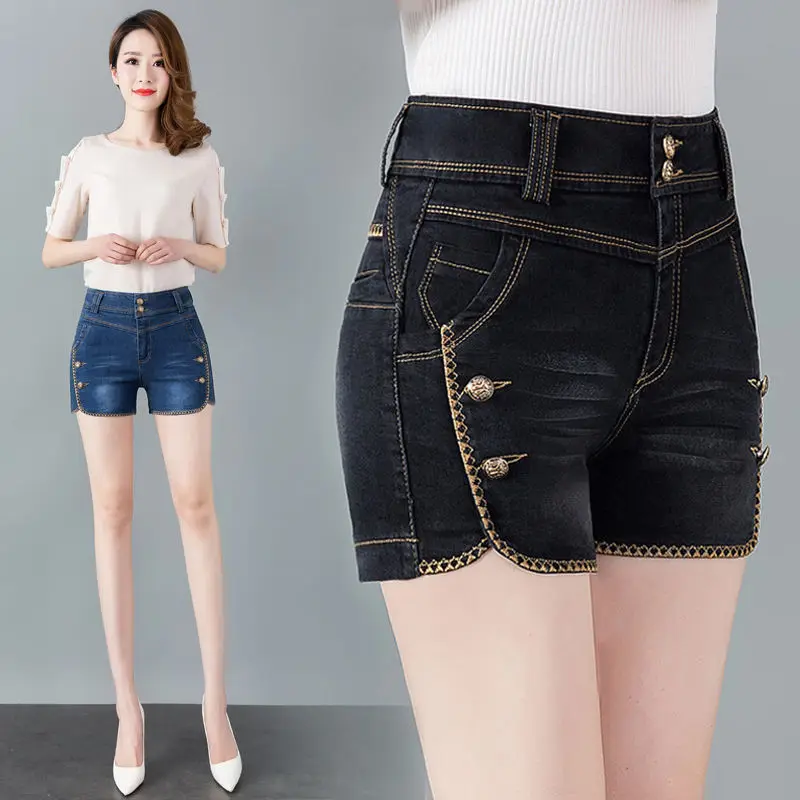 Button denim shorts women 2021 new summer wear high waist stretch large size slim versatile casual straight hot pants 
Button denim shorts women 2021 new summer wear high waist stretch large size slim versatile casual straight hot pants