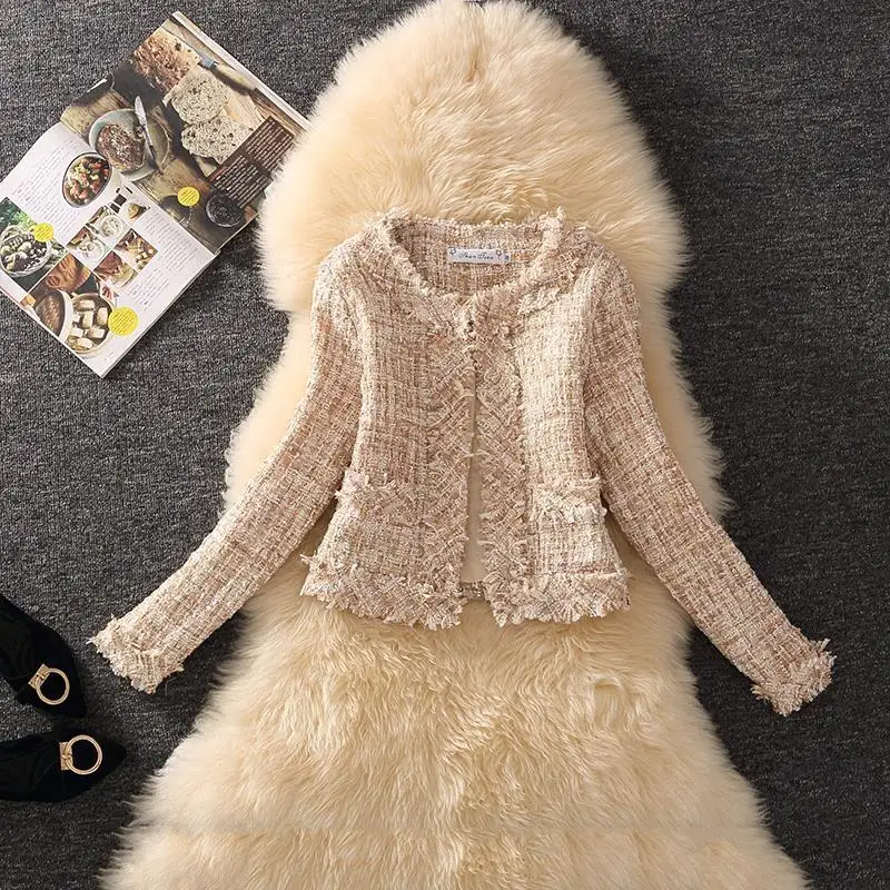 2020 New Female Spring Autumn Winter Women's Jacket Coat Classic Ladies Wild Lady Vintage Bright Wire Braided Tweed Jacketd C203
2020 New Female Spring Autumn Winter Women's Jacket Coat Classic Ladies Wild Lady Vintage Bright Wire Braided Tweed Jacketd C203