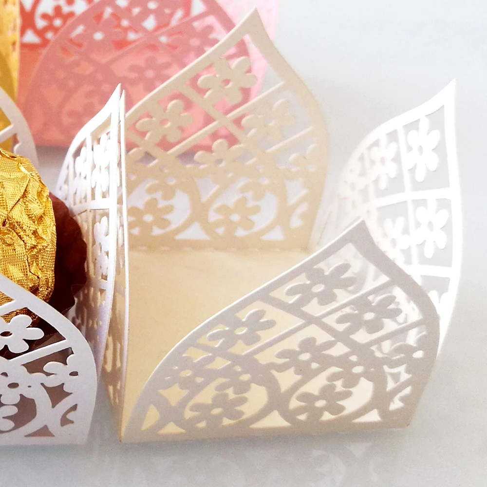 50pcs/lot New Chocolate Candy Wrappers Hollow Out Laser Flower Holders Wedding Favors And Gift Chocolate Party Decor Supplies 
50pcs/lot New Chocolate Candy Wrappers Hollow Out Laser Flower Holders Wedding Favors And Gift Chocolate Party Decor Supplies