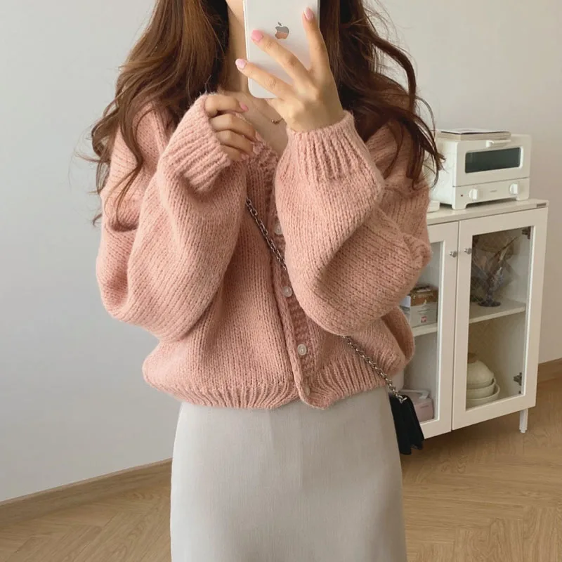 Autumn Winter Sweater Tops Korean Style Long Sleeve 2020 New V-Neck Solid Single Breasted Knitted Cardigan Coat 
Autumn Winter Sweater Tops Korean Style Long Sleeve 2020 New V-Neck Solid Single Breasted Knitted Cardigan Coat