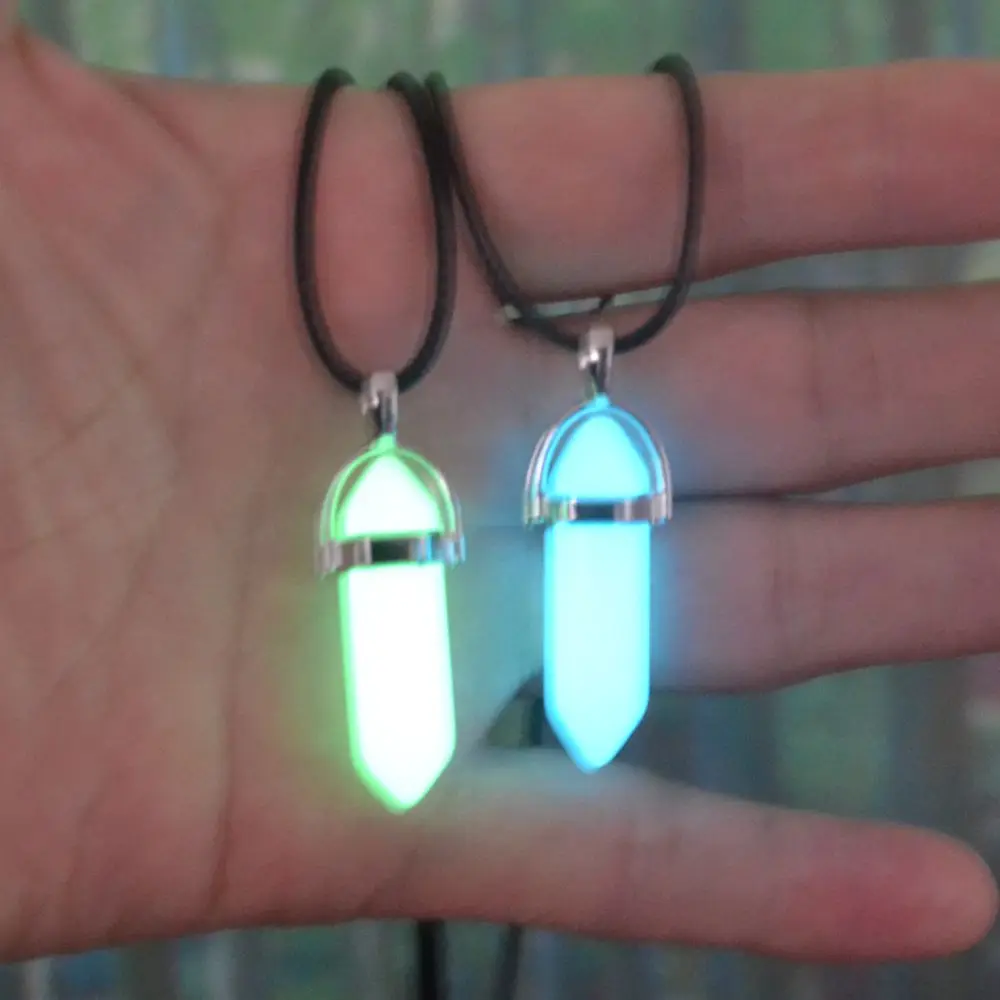 Luminous Pendant Necklace, made of wood resin, "light in the dark after absorption", suitable for men and women to wear gifts
Luminous Pendant Necklace, made of wood resin, "light in the dark after absorption", suitable for men and women to wear gifts