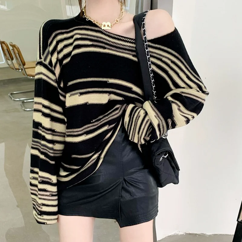 Spring and Autumn Women's Striped Korean Round Neck Loose Sweater Knitwear Women's Thin Casual Pullover T-shirt Crop Sweater
Spring and Autumn Women's Striped Korean Round Neck Loose Sweater Knitwear Women's Thin Casual Pullover T-shirt Crop Sweater