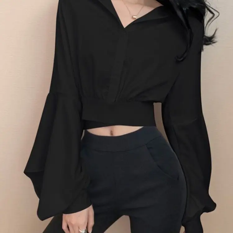 2021 Autumn New Shirts Women V-neck Button Long Sleeve Sexy Casual Crop Tops Female Outdoor Korean Style Fashion Chiffon Shirt
2021 Autumn New Shirts Women V-neck Button Long Sleeve Sexy Casual Crop Tops Female Outdoor Korean Style Fashion Chiffon Shirt