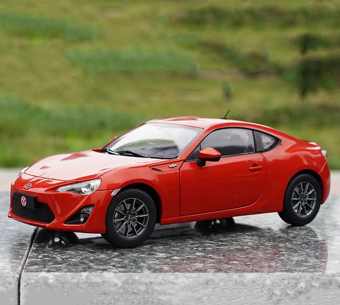 1/18 Scale Toyota GT86 86 GT Racing Car Orange Diecast Car Model Toy Collection
1/18 Scale Toyota GT86 86 GT Racing Car Orange Diecast Car Model Toy Collection