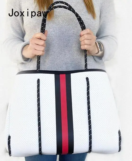 2021 Women Single Shoulder Crossbody Bag Simple Fashion Retro Women Portable Messenger Bags
2021 Women Single Shoulder Crossbody Bag Simple Fashion Retro Women Portable Messenger Bags