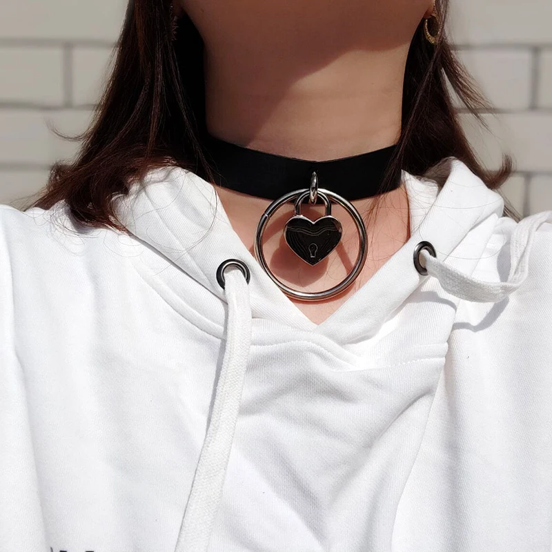 Black Leather Choker Necklace Women Heart Goth Choker Punk Big Statement Metal Love lock Necklace Fashion Jewelry wholesale
Black Leather Choker Necklace Women Heart Goth Choker Punk Big Statement Metal Love lock Necklace Fashion Jewelry wholesale