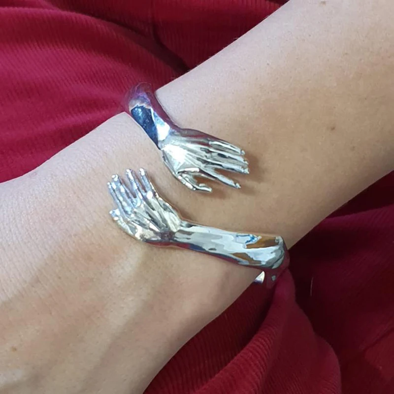 New Romantic Love Hug Carved Hand Bracelet Creative Love Forever Open Finger Adjustable Hand Bracelets For Women Fashion Jewelry
New Romantic Love Hug Carved Hand Bracelet Creative Love Forever Open Finger Adjustable Hand Bracelets For Women Fashion Jewelry