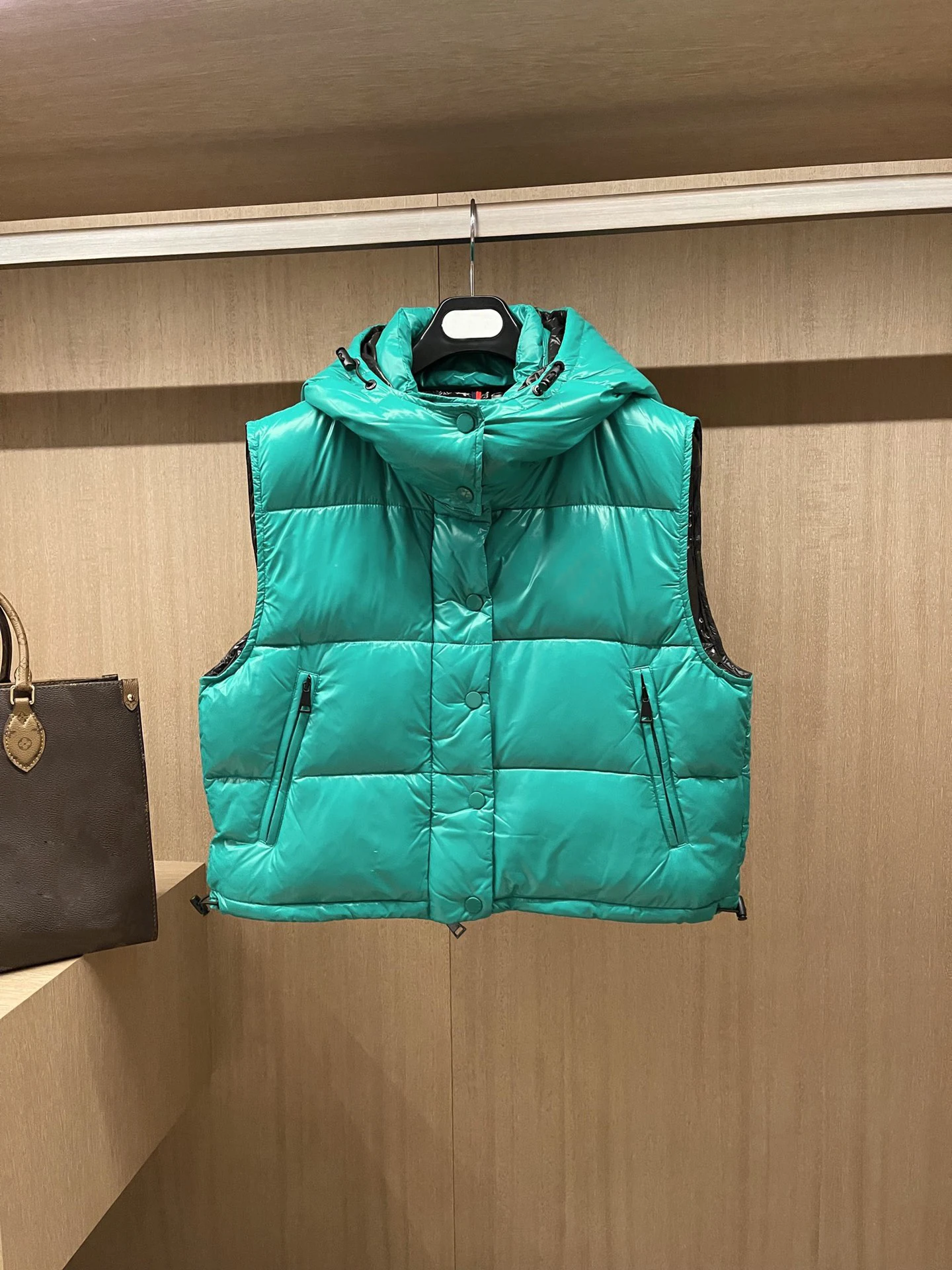 Пуховик женский с капюшоном, Повседневная теплая зимняя куртка без рукавов, верхняя одежда, дизайнерская одежда 
Пуховик женский с капюшоном, Повседневная теплая зимняя куртка без рукавов, верхняя одежда, дизайнерская одежда