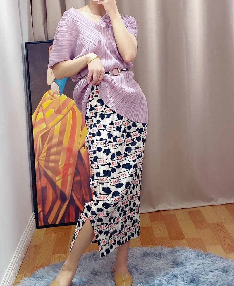 Miyake Pleated Skirts Womens 2020 Letter Printed Straight Skirt On Both Sides Of The Korean Style Skirt Bohemian Skirt 4984
Miyake Pleated Skirts Womens 2020 Letter Printed Straight Skirt On Both Sides Of The Korean Style Skirt Bohemian Skirt 4984