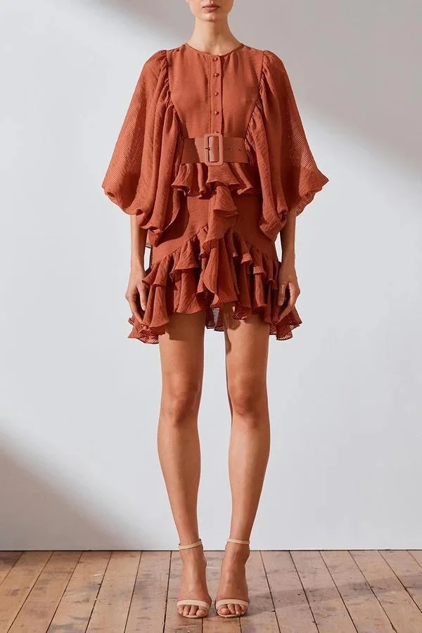 2021 Australian tide brand summer seaside resort lantern sleeve long sleeve flounce with belt solid color cake dress
2021 Australian tide brand summer seaside resort lantern sleeve long sleeve flounce with belt solid color cake dress