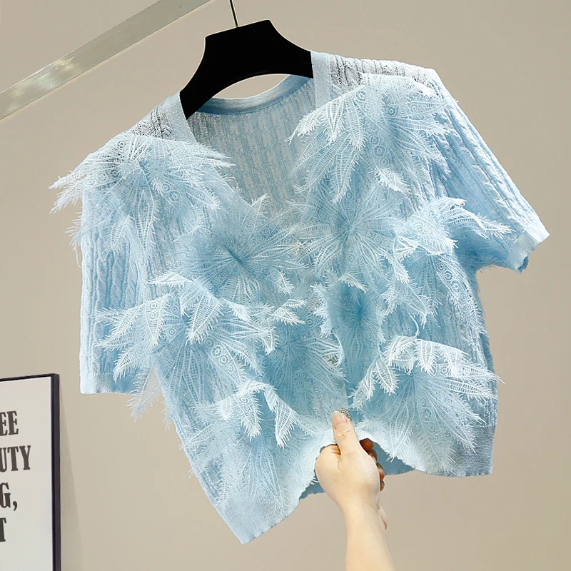 Summer Thin Cardigan Women New Fashion Three-Dimensional Lace Flower Single-Breasted V-neck Cropped Ice Silk Knitted Top 2021
Summer Thin Cardigan Women New Fashion Three-Dimensional Lace Flower Single-Breasted V-neck Cropped Ice Silk Knitted Top 2021