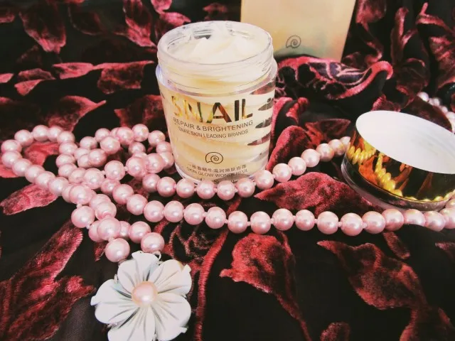 OneSpring Face Cream Whitening Snail Cream Aloe Vera Anti Aging Anti Wrinkle Nourishing Acne Treatment Moisturizing Repair Skin 
OneSpring Face Cream Whitening Snail Cream Aloe Vera Anti Aging Anti Wrinkle Nourishing Acne Treatment Moisturizing Repair Skin