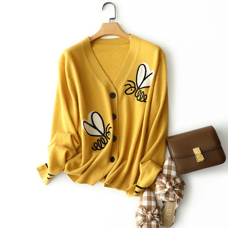 Shuchan Yellow Bee Embroidery 100% Cashmere Cardigan Women High Street Animal Single Breasted V-Neck Fall Sweaters for Women
Shuchan Yellow Bee Embroidery 100% Cashmere Cardigan Women High Street Animal Single Breasted V-Neck Fall Sweaters for Women